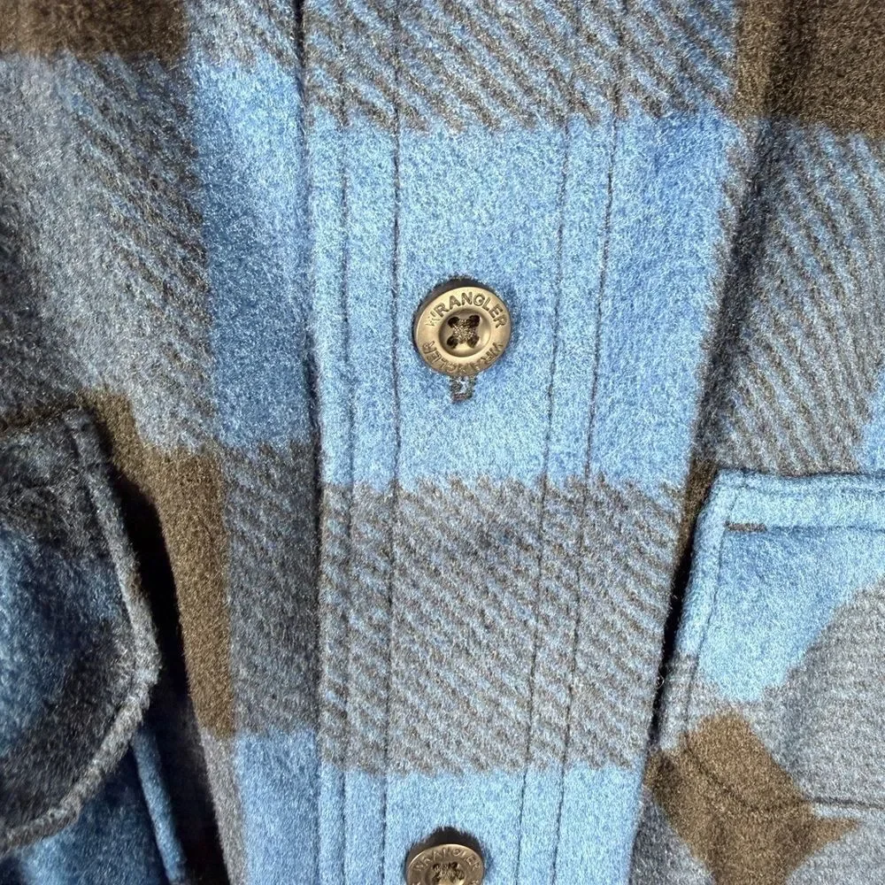 Wrangler Men's Casual Blue and Black Checkered Shirt